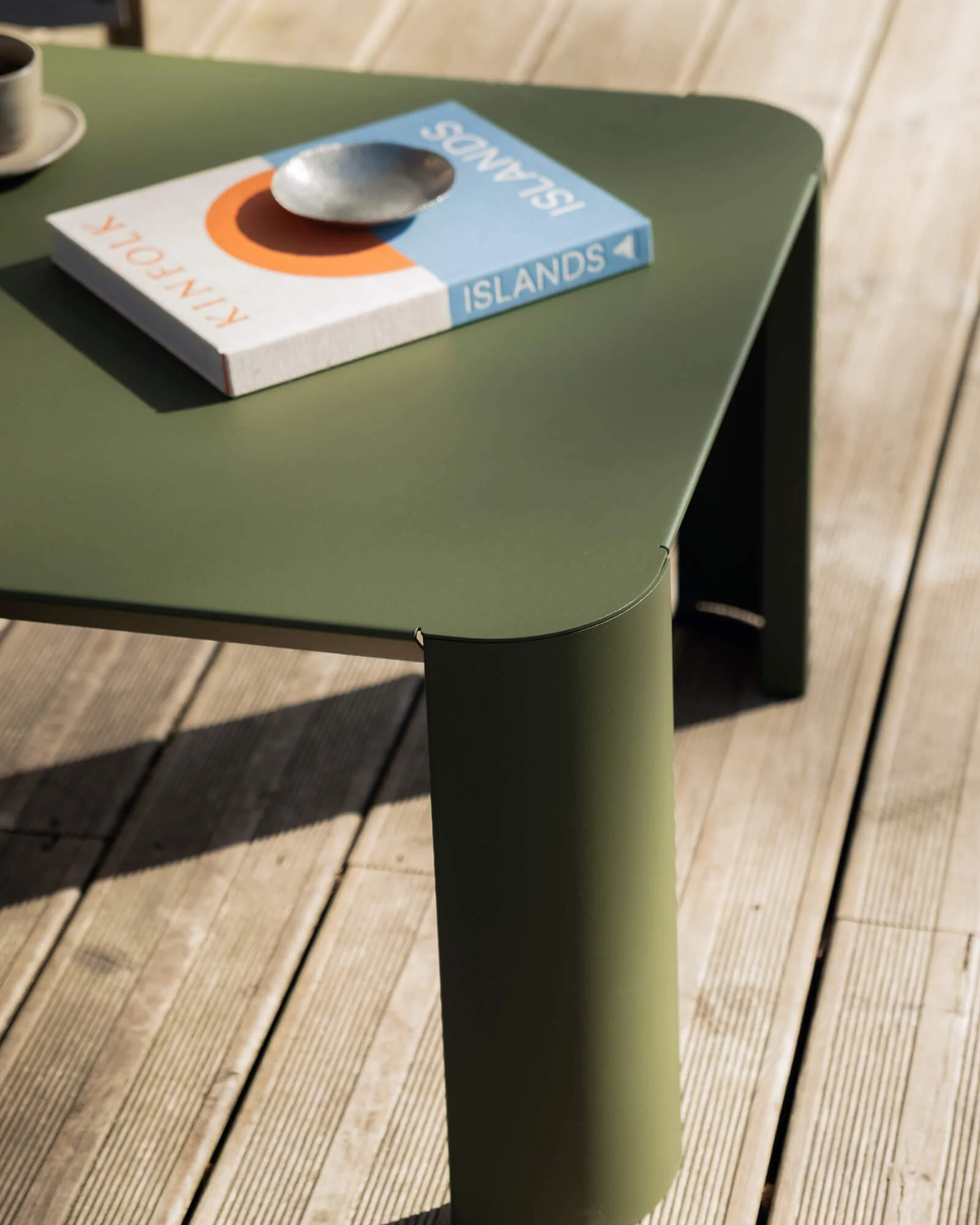 Fli Outdoor Coffee Table - Image 3