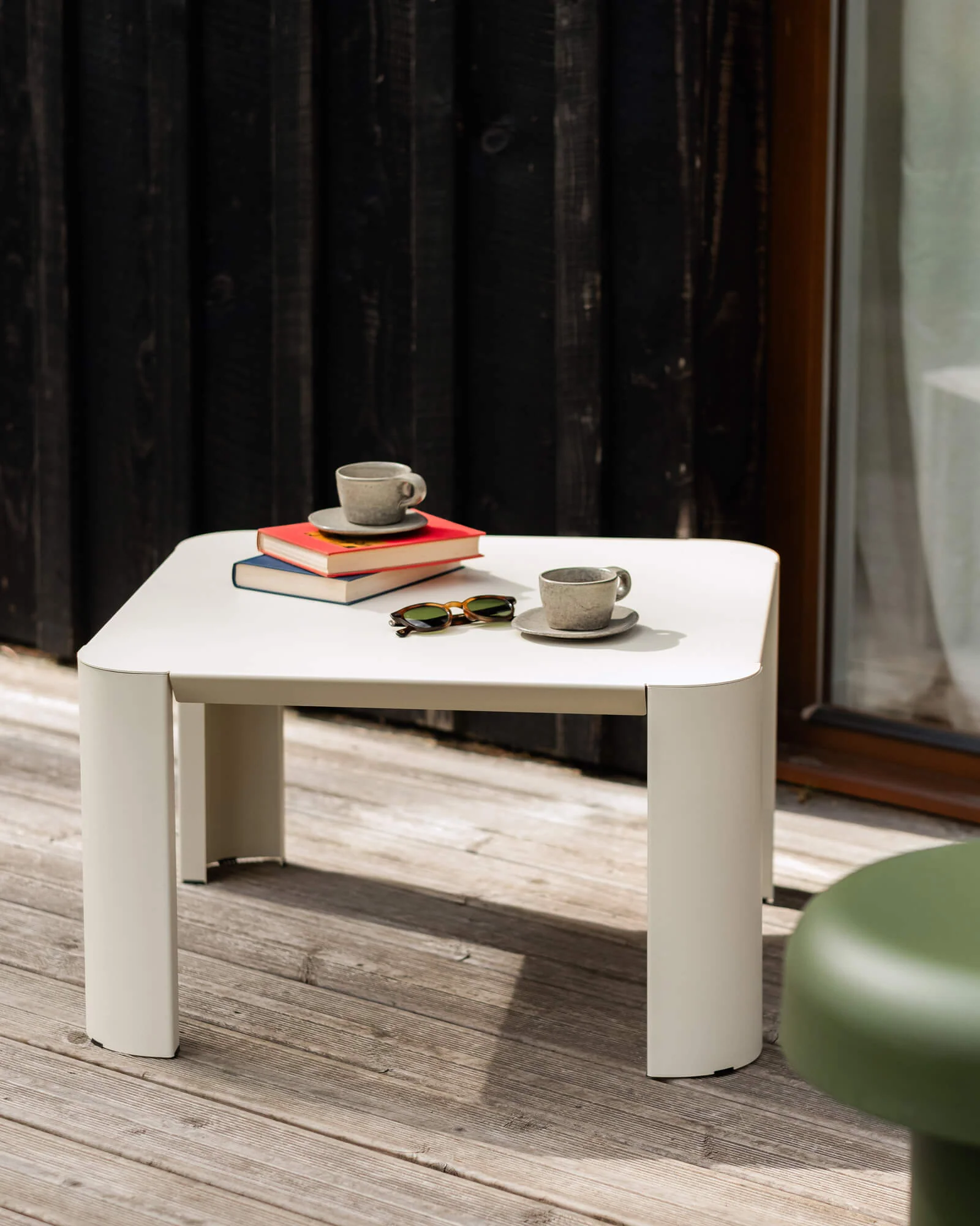 Fli Outdoor Coffee Table - Image 6