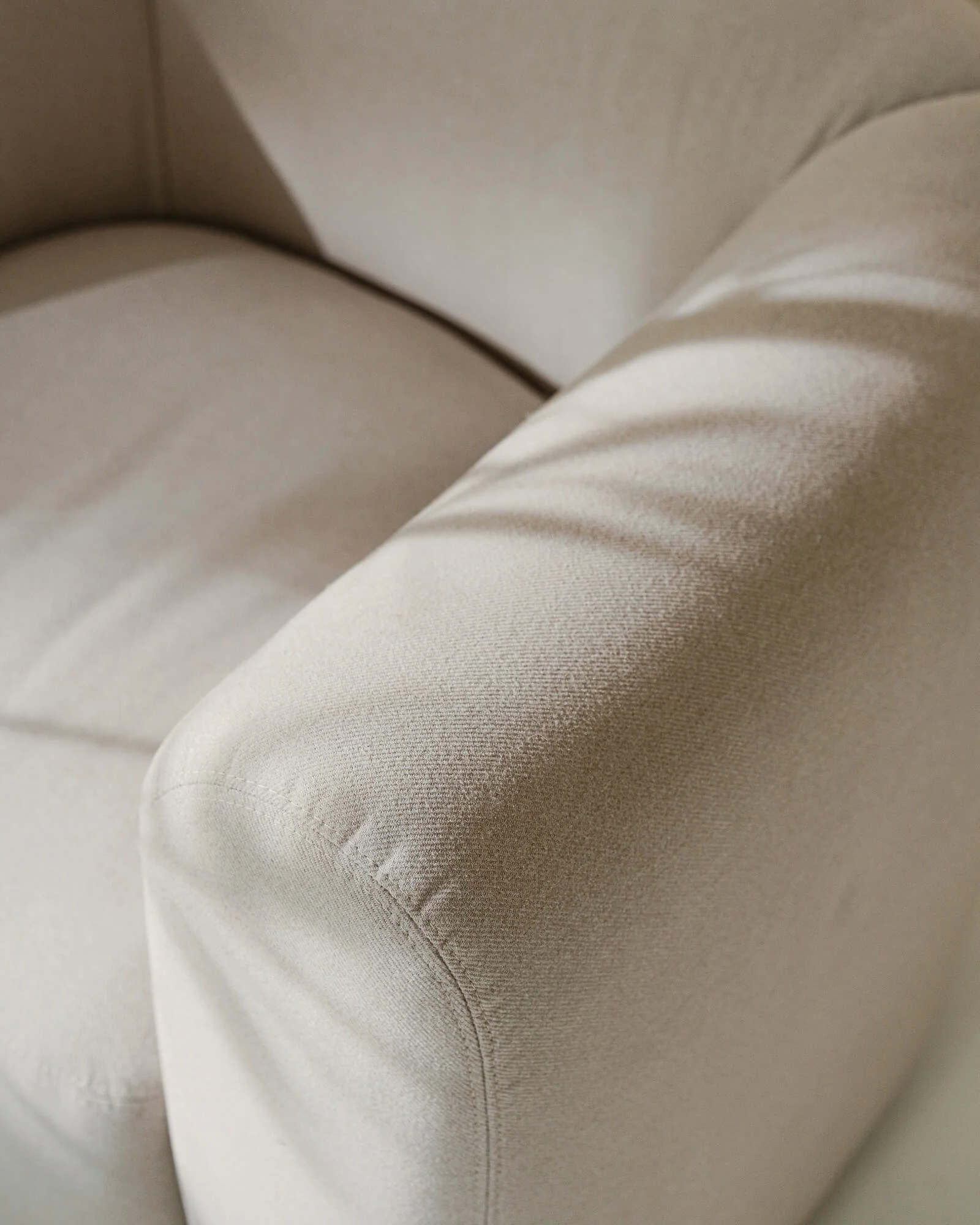 Flom Armchair - Image 5