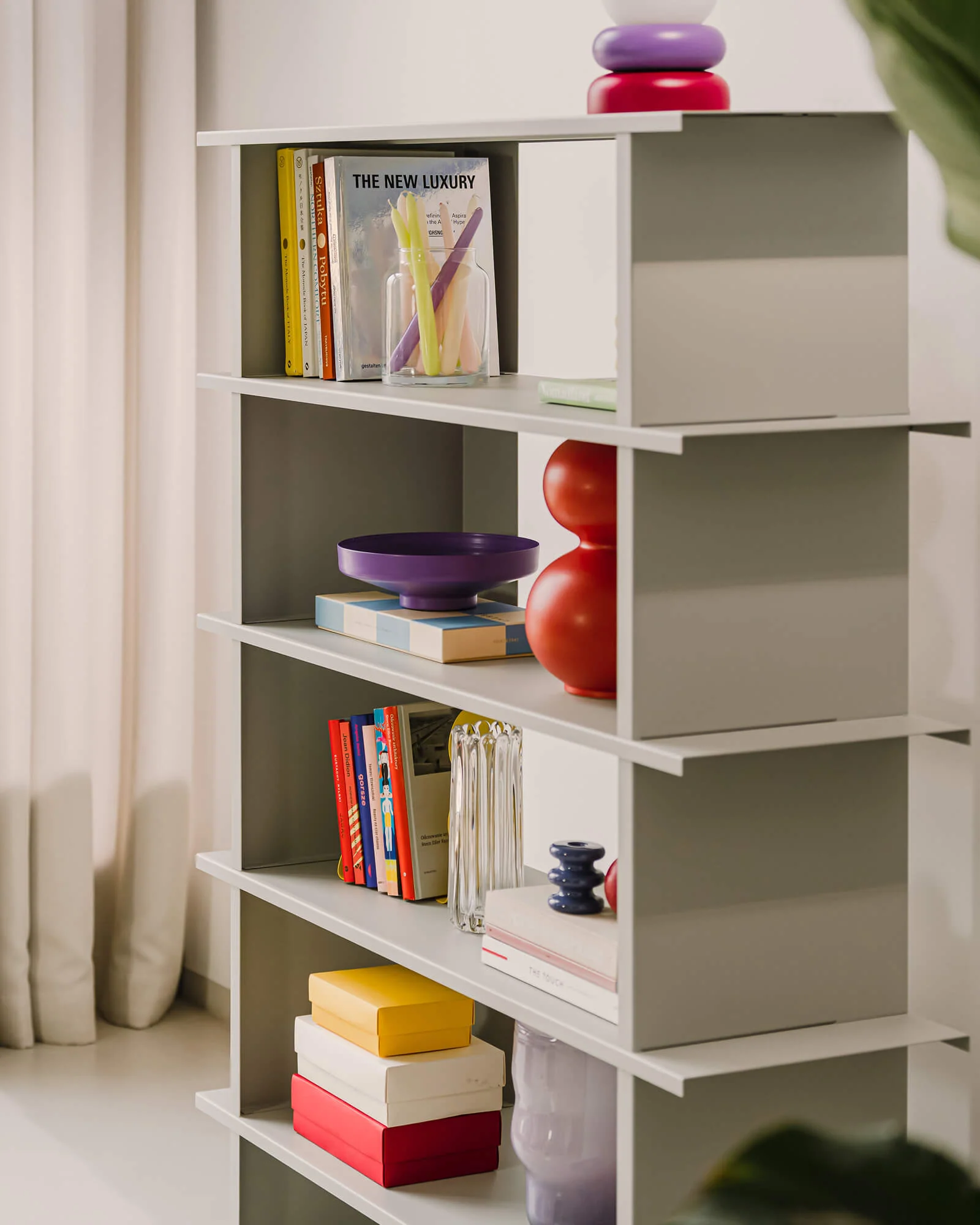 Hes Bookcase - Image 8