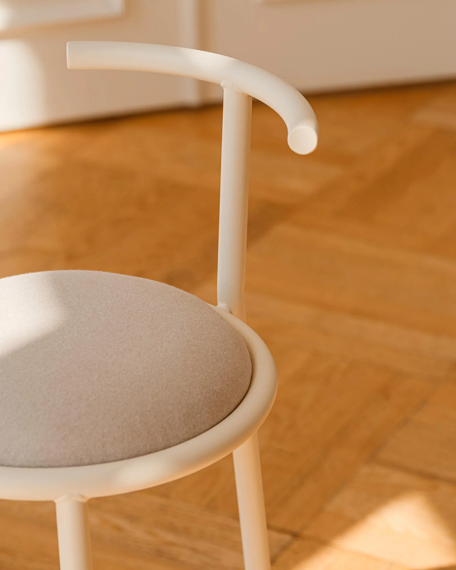 Hogo Bar Stool - Image 4