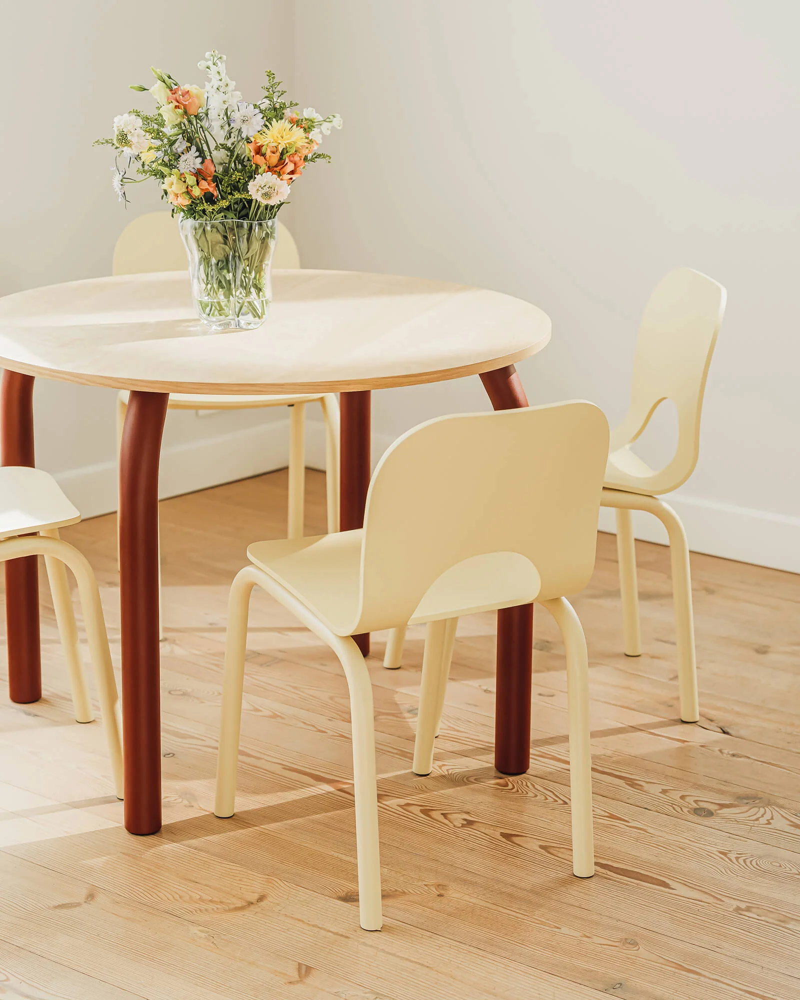 Meko Dining Table - Image 13
