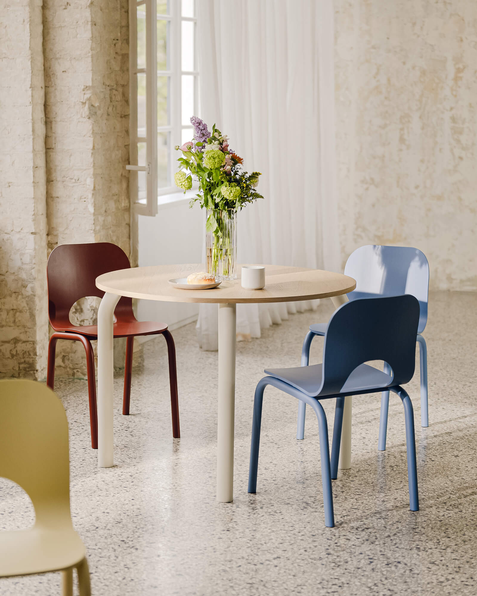 Meko Dining Table - Image 14