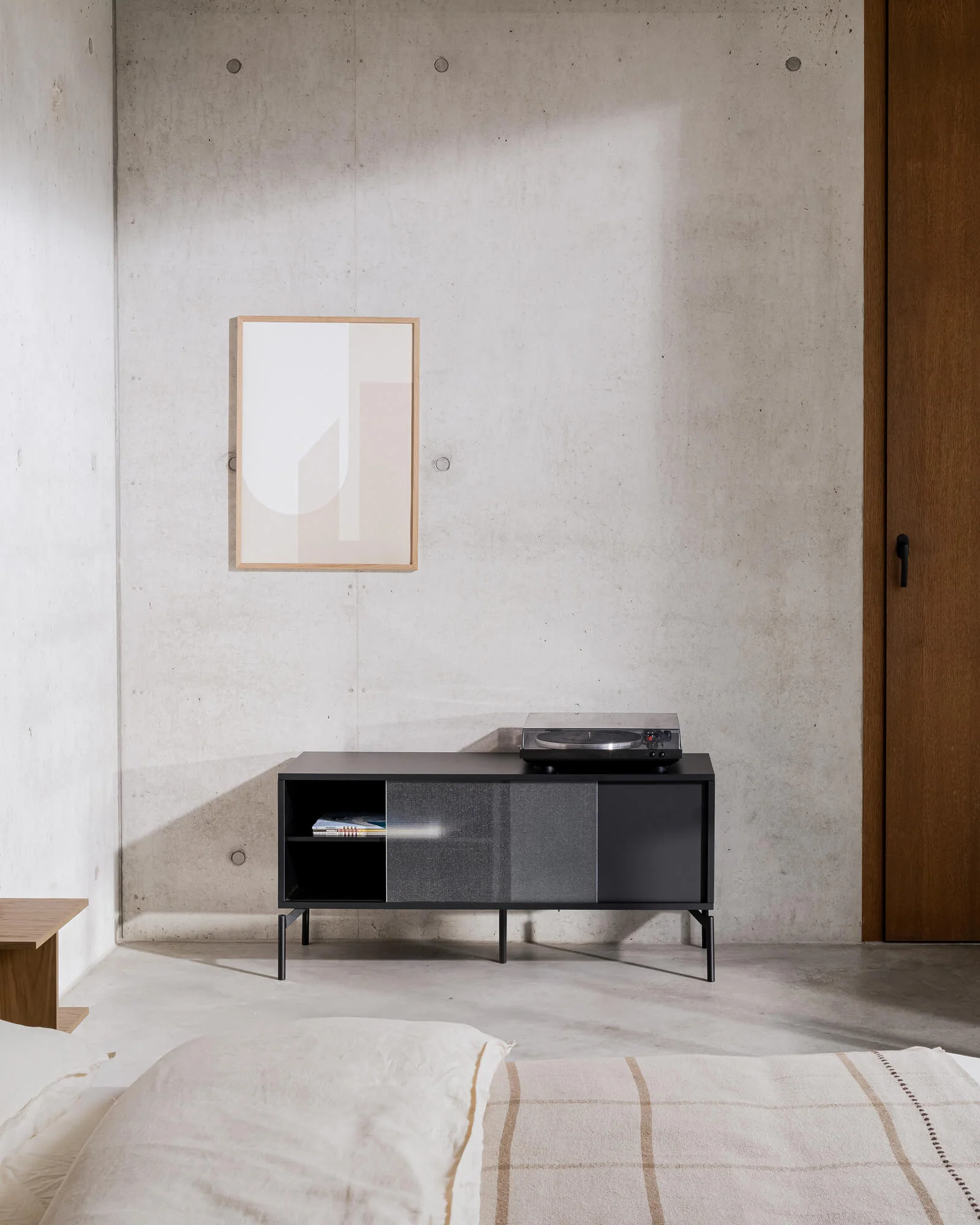Met Mini TV Stand - Image 11