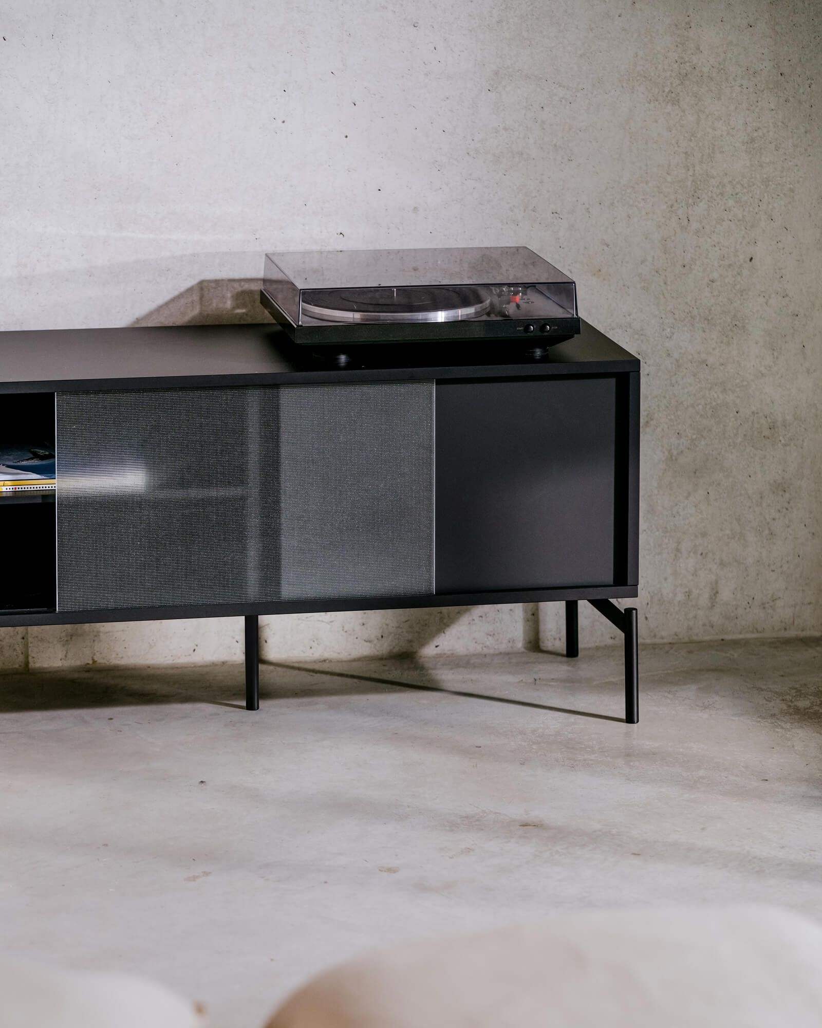 Met Mini TV Stand - Image 12