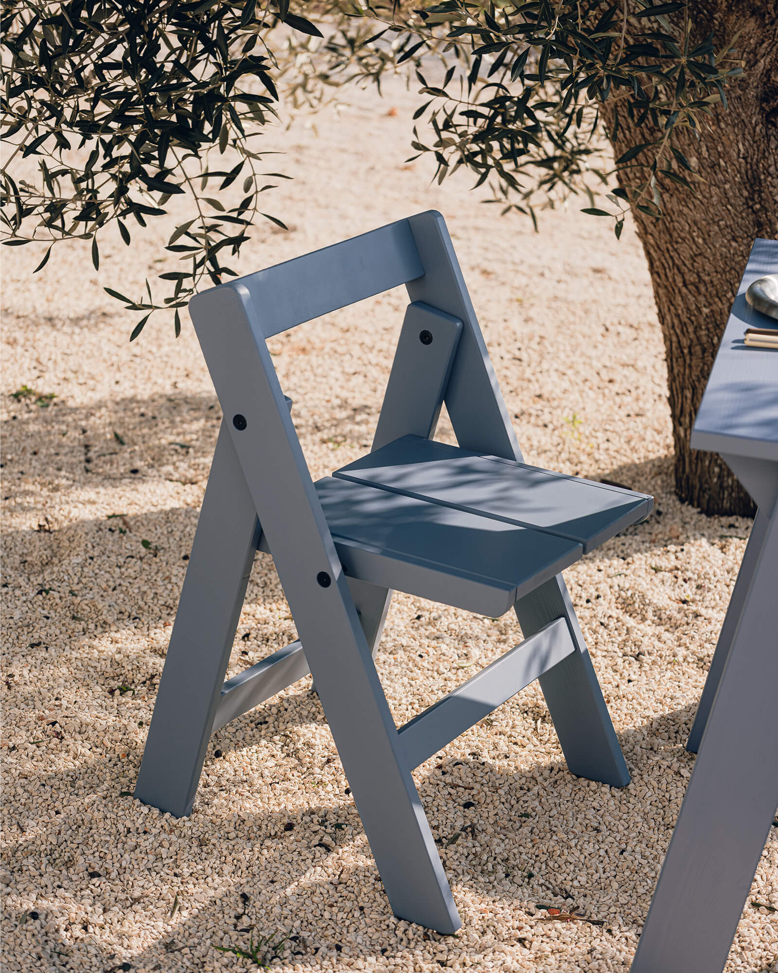 Navo Folding Chair - Image 3